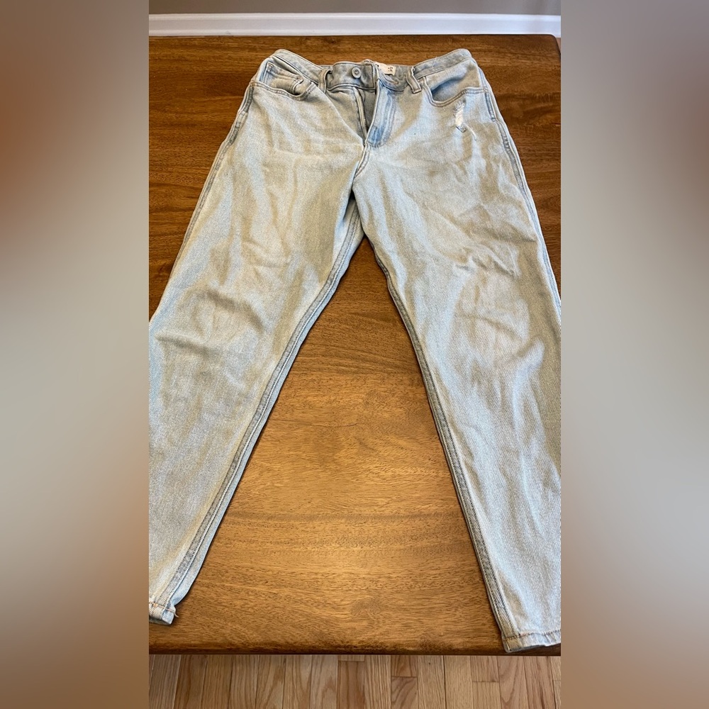 Hollister Light Wash Mom Denim Jeans